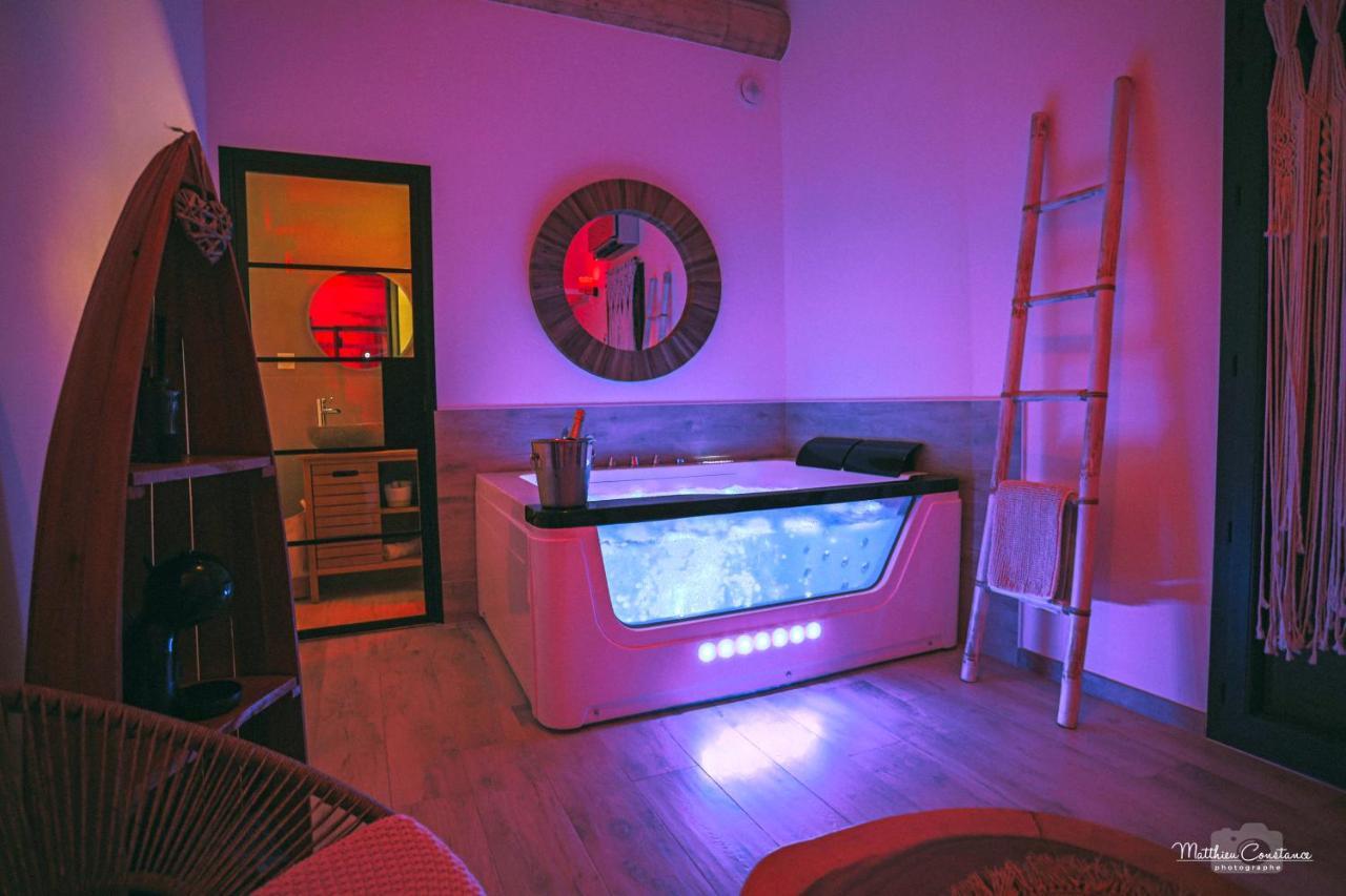 Villa Cocoon - Love Room Cocooning & 50 Nuances กูจส์-เลส์-แป็งส์ ภายนอก รูปภาพ